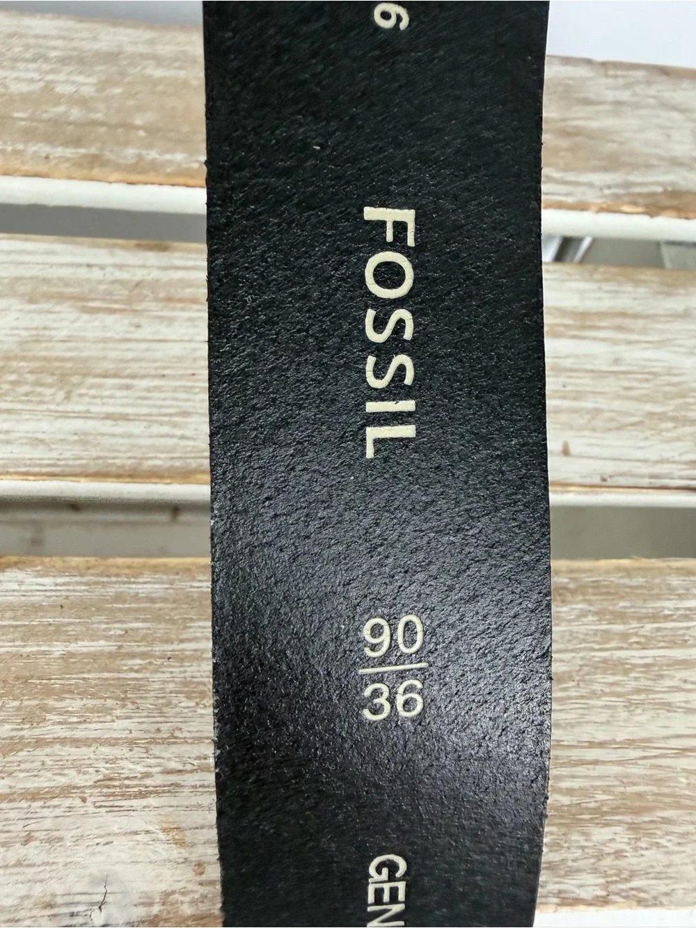 Fossil black genuine leather belt oval Fossil logo plate silver tone buckle 36
